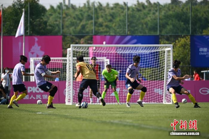 云南队四连胜领跑残特奥会盲足赛 林浩男单场四