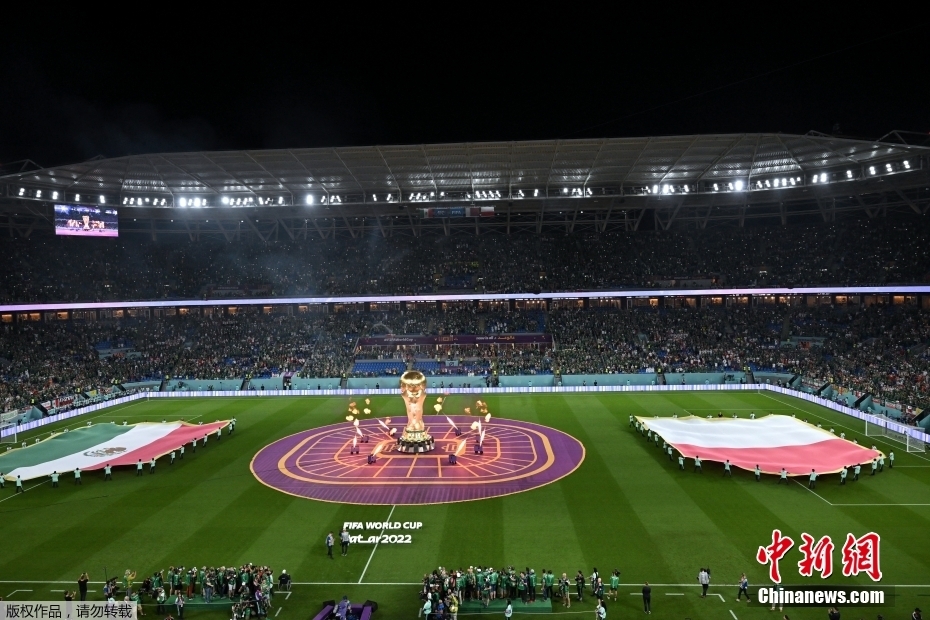 墨西哥波兰球迷交融谱写足球狂欢曲