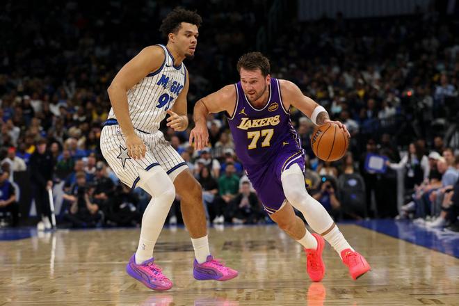 湖人客场绝杀魔术 詹姆斯登顶历史出场数