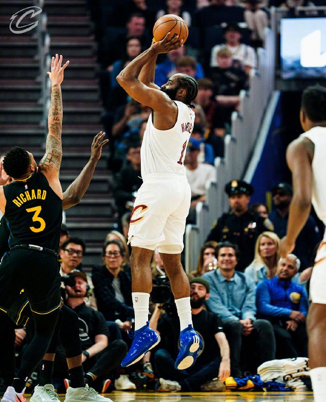 哈登助骑士客场复仇勇士 残阵勇士难阻逆转