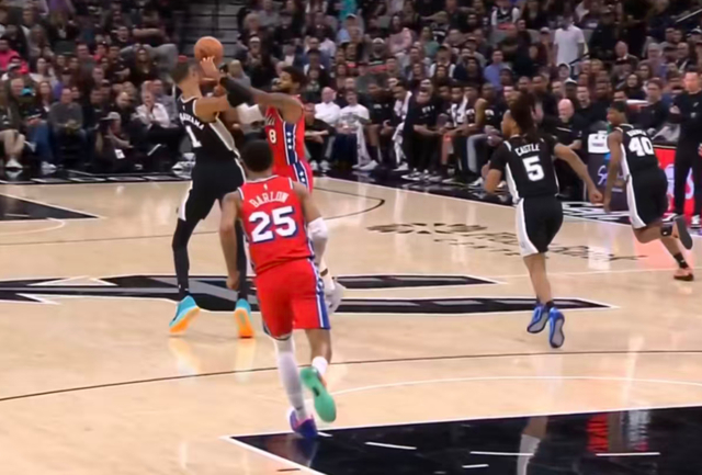 文班肋骨挫伤退赛 或影响MVP评选