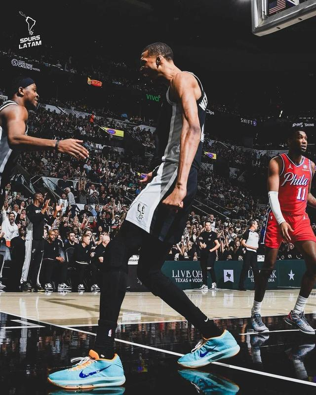 文班肋骨挫伤退赛 或影响MVP评选