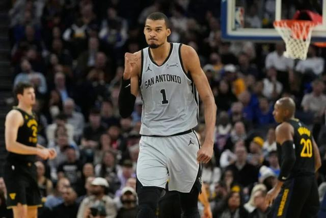 文班肋骨挫伤退赛 或影响MVP评选