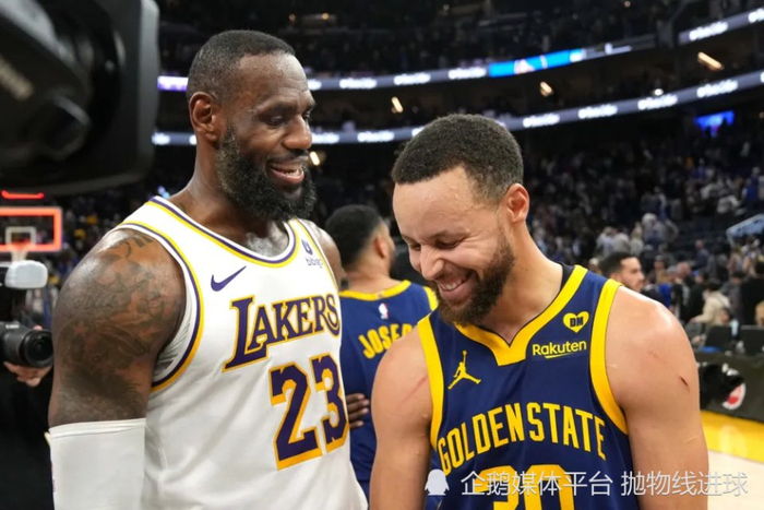 詹姆斯休赛期下家选择：勇士骑士提供合同