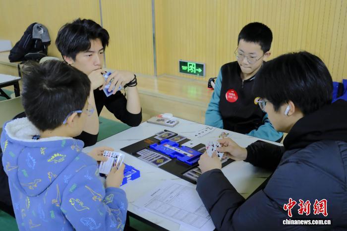 首届西安市青少年桥牌公开赛正式开幕，智力竞