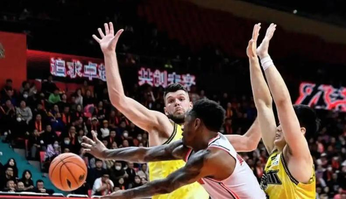 广东宏远常规赛末期低迷暴露季后赛隐患